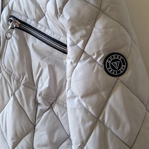 GUESS vintage quilted parka with removable faux fur hood - Picture 3 of 6